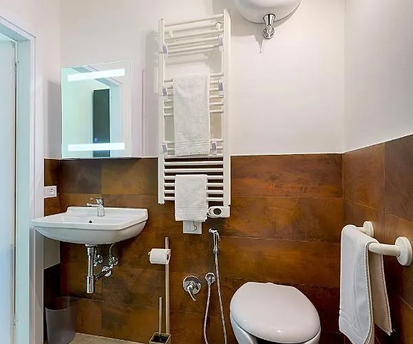 Eleroom 4* סיינה