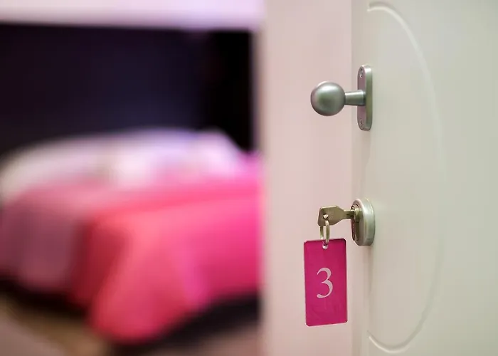 Πανσιόν Eleroom 4*